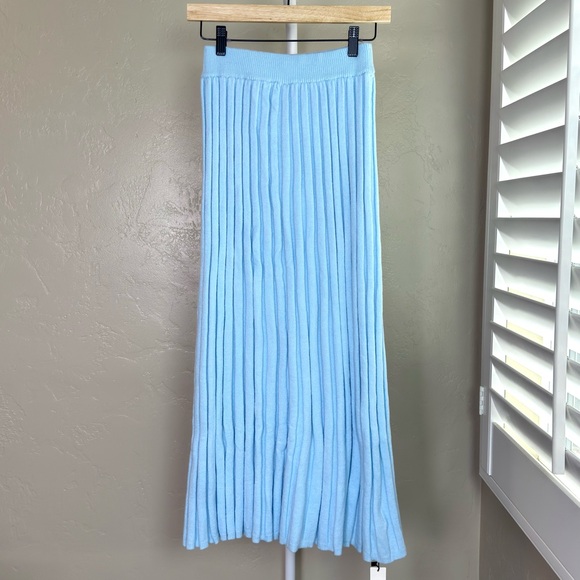 Commense Light Blue Knit Set XS Pleated Maxi Skirt Oversized Sweater NWT - Picture 5 of 14